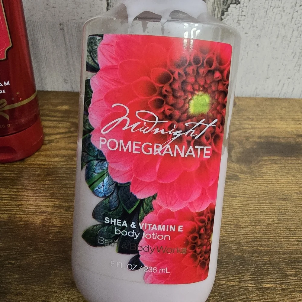 Bath & Body Works Winter Candy Apple And Midnight Pomegranate Body Cream